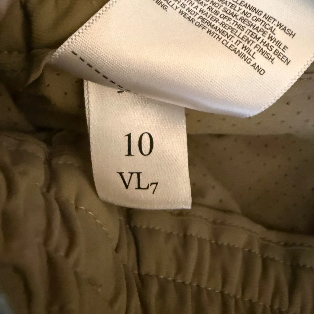 Uniqlo Ultra Light Stretch Pants Mens XL Performance Khaki Tan Slacks Officewear